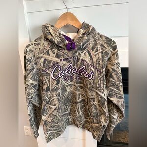 Cabela's women’s embroidered Camouflage Hoodie with Purple Accents size small